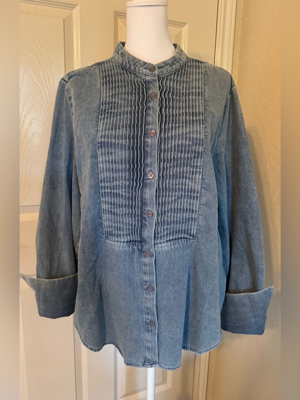 Quince Distressed Denim Tuxedo Shirt in Blue Women’s Size Large
